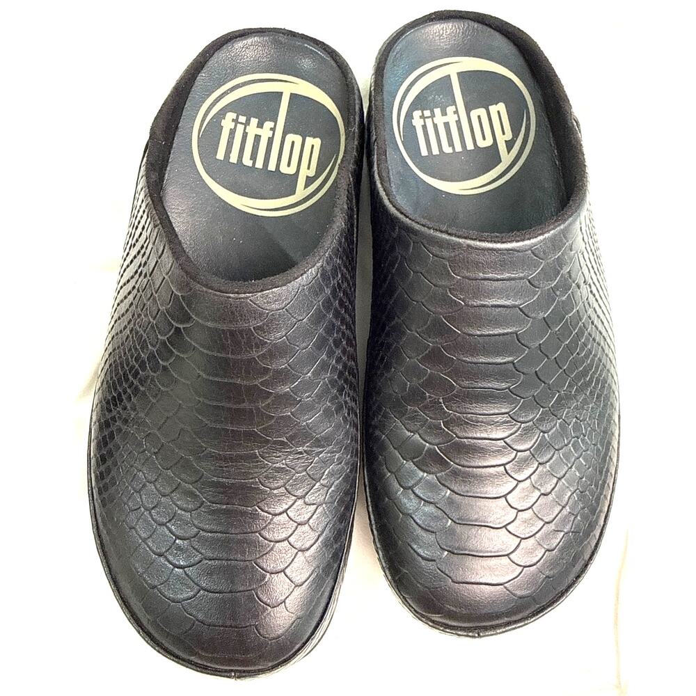FitFlop SHUV Leather Clogs 7 Black Snake Embossed Microwobbleboard Mules
